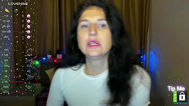 Snapshot of Alianna_Solo_Kisses chatting on November 29, 2025, 6:27 am Alianna Solo Kisses online show from November 29, 2025, 6:27 am