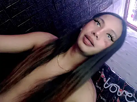 whiteladyboy online show from October 30, 2025, 1:34 pm