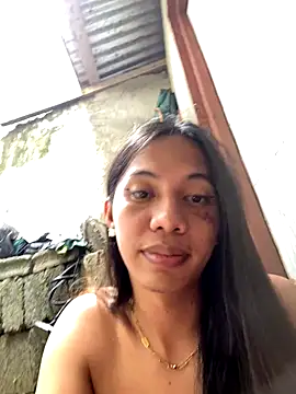 whiteladyboy online show from November 4, 2025, 4:00 am