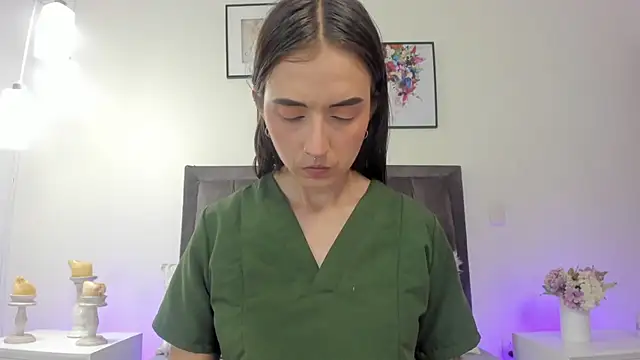 Snapshot of helen_mooree chatting on June 26, 2026, 12:53 pm helen mooree online show from June 26, 2026, 12:53 pm