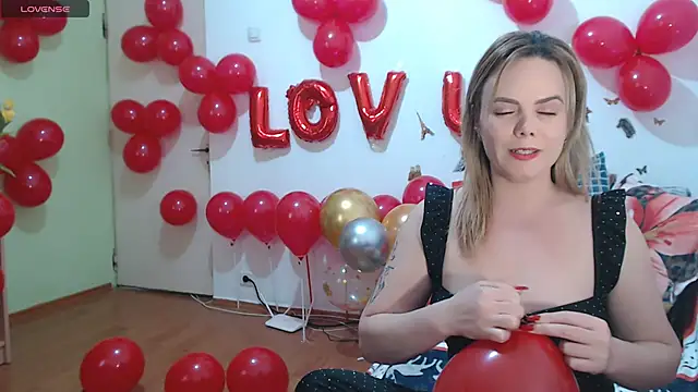 hotmilf4uxxx online show from February 14, 2026, 11:51 am