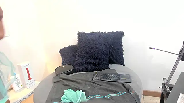 Snapshot of Lizzie_Williams_ chatting on November 26, 2025, 3:18 am Lizzie Williams online show from November 26, 2025, 3:18 am