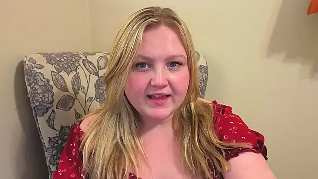 Snapshot of PhatAssBlond chatting on April 19, 2026, 2:11 am PhatAssBlond online show from April 19, 2026, 2:11 am