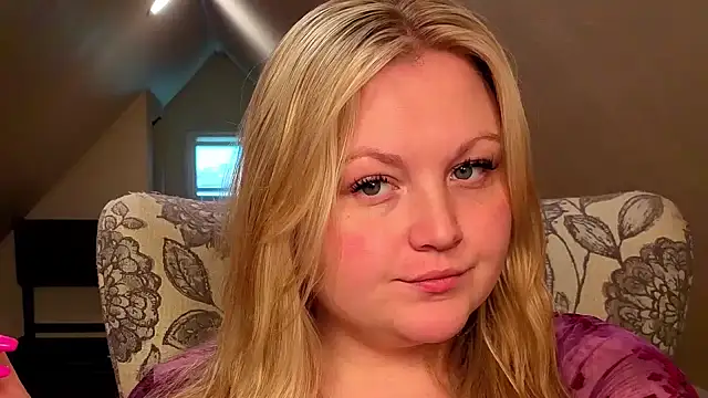 Snapshot of PhatAssBlond chatting on May 14, 2026, 3:19 pm PhatAssBlond online show from May 14, 2026, 3:19 pm
