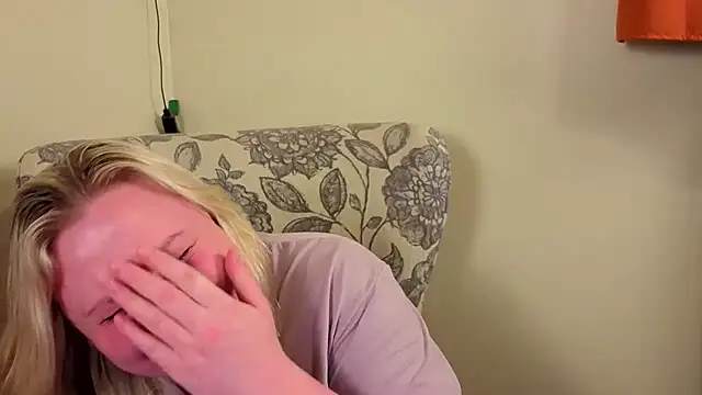 PhatAssBlond online show from June 24, 2026, 12:53 am