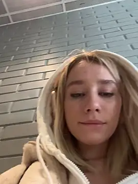 SSSATIVA model online show from February 20, 2025, 3:23 am
