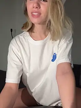 SSSATIVA model online show from March 19, 2025, 4:47 am