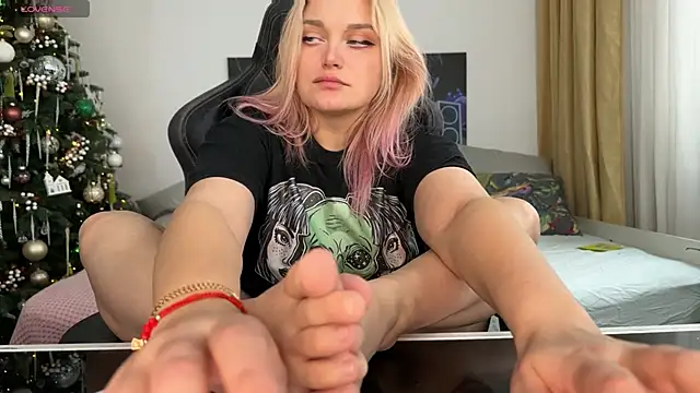 unicornsfeet online show from January 13, 2025, 9:30 am