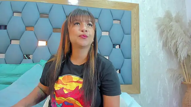 yayi derek online show from November 3, 2025, 11:44 am