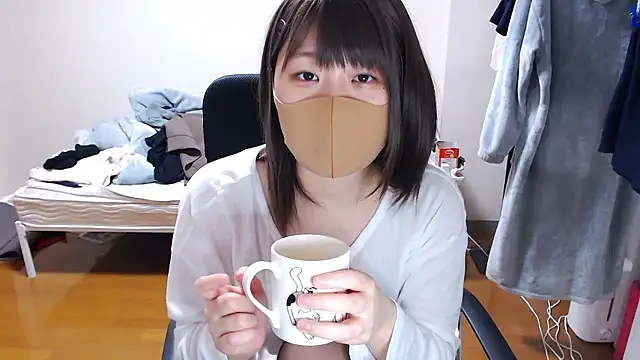 izumi  123 online show from May 23, 2026, 4:33 pm