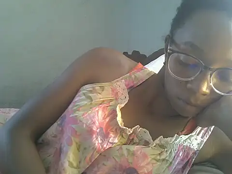 ElianeHot online show from March 27, 2026, 11:32 am