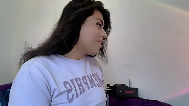 Snapshot of Ariana_Rodriguez_ chatting on March 15, 2025, 8:21 pm Ariana Rodriguez online show from March 15, 2025, 8:21 pm