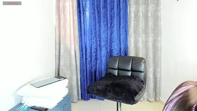 Alannis Blue1 online show from June 26, 2026, 5:17 pm