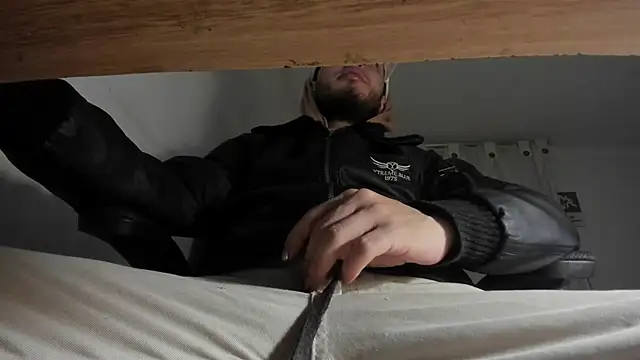 s sven03 online show from December 19, 2024, 6:23 am