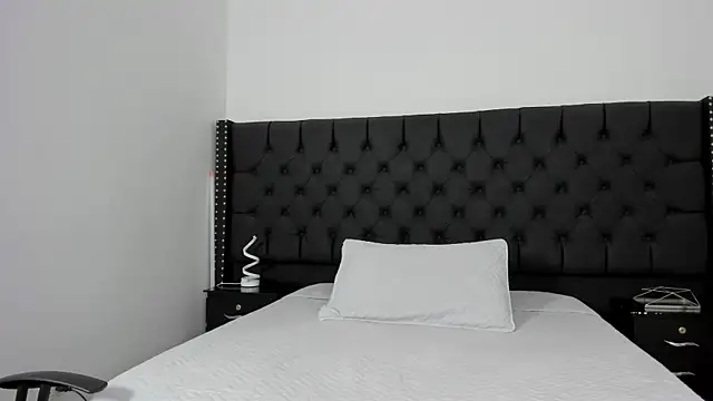 Snapshot of Rubi_Sky chatting on December 18, 2025, 2:56 pm Rubi Sky online show from December 18, 2025, 2:56 pm