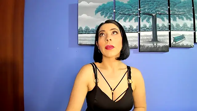 AdelleLennox cg online show from January 23, 2025, 11:15 am