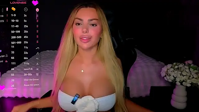 babyleilaa online show from May 22, 2026, 8:03 pm