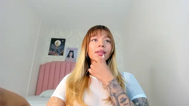 Snapshot of Adria_ross chatting on February 11, 2026, 4:06 am Adria ross online show from February 11, 2026, 4:06 am