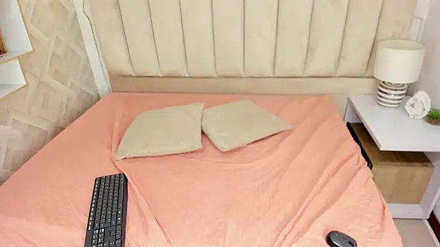 Anniie Queen online show from December 23, 2025, 3:15 am