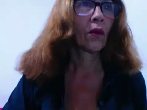 Snapshot of cristal_collins1 chatting on February 5, 2025, 8:11 am cristal collins1 online show from February 5, 2025, 8:11 am