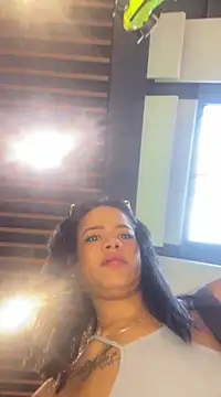 alexahoot10 online show from January 24, 2025, 9:05 pm