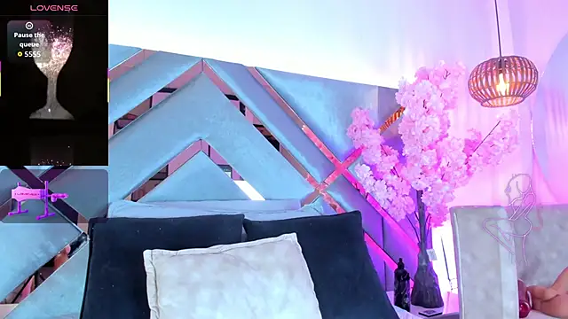 LiaaGenner online show from October 31, 2025, 2:34 am