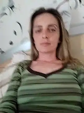 SophyGirl online show from April 22, 2026, 12:28 pm