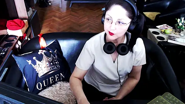 Snapshot of Imperatriza chatting on May 12, 2026, 12:24 pm Imperatriza online show from May 12, 2026, 12:24 pm