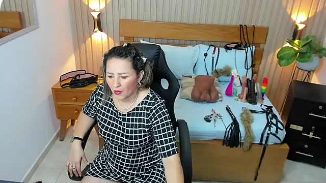 Snapshot of luciana_ballesteros_ chatting on September 30, 2025, 12:10 pm luciana ballesteros online show from September 30, 2025, 12:10 pm