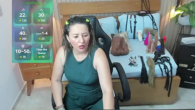 Snapshot of luciana_ballesteros_ chatting on October 8, 2025, 12:36 pm luciana ballesteros online show from October 8, 2025, 12:36 pm