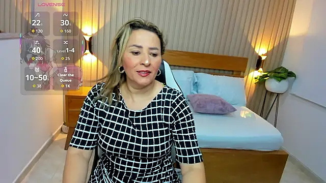 luciana ballesteros  online show from May 29, 2026, 12:14 pm