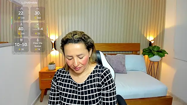 Snapshot of luciana_ballesteros_ chatting on June 23, 2026, 12:14 pm luciana ballesteros online show from June 23, 2026, 12:14 pm
