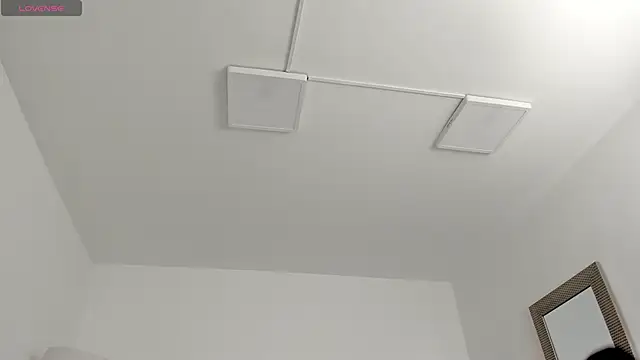 FaloonRoussel online show from October 4, 2025, 10:52 pm