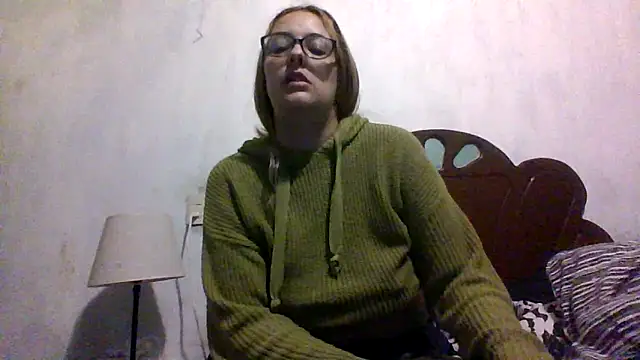 Snapshot of Samanthat33 chatting on October 11, 2025, 2:59 pm Samanthat33 online show from October 11, 2025, 2:59 pm