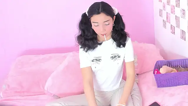 MIDORI BACK 01 online show from February 9, 2025, 9:06 pm