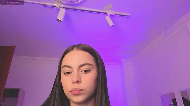 Aleejaa   online show from March 12, 2026, 11:27 am