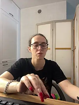 Snapshot of MartiniiSelenna chatting on July 8, 2026, 5:45 am MartiniiSelenna online show from July 8, 2026, 5:45 am