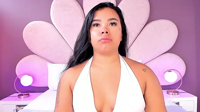 Snapshot of MarianaGarciaa__ chatting on November 8, 2025, 7:23 pm MarianaGarciaa online show from November 8, 2025, 7:23 pm