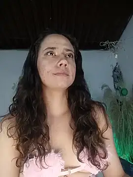 Snapshot of lovely_kitt chatting on June 7, 2026, 1:21 am lovely kitt online show from June 7, 2026, 1:21 am
