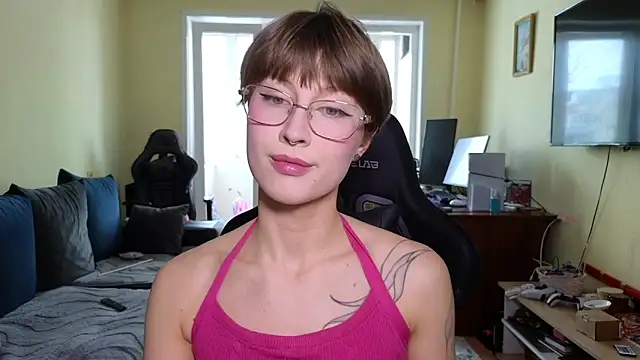 MalvinaBlum online show from March 19, 2026, 4:49 am