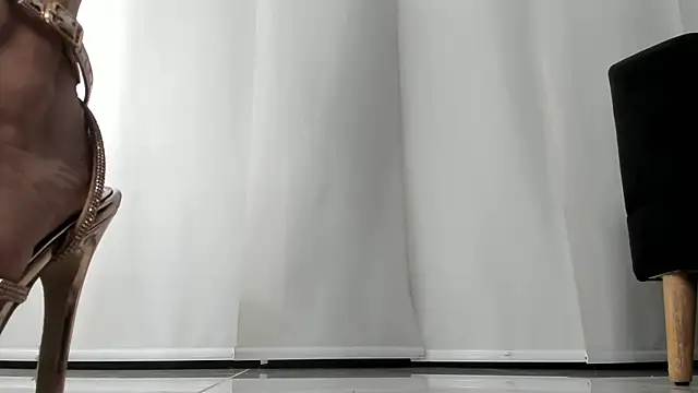 Snapshot of angelturned001 chatting on December 10, 2024, 11:30 pm angelturned001 online show from December 10, 2024, 11:30 pm