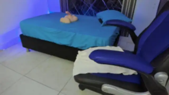 Snapshot of Yelena03 chatting on November 20, 2025, 10:59 am Yelena03 online show from November 20, 2025, 10:59 am