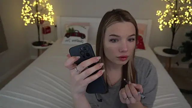 Snapshot of IceDanielles chatting on December 29, 2024, 2:31 pm IceDanielles online show from December 29, 2024, 2:31 pm