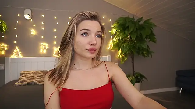 Snapshot of IceDanielles chatting on December 31, 2024, 2:03 pm IceDanielles online show from December 31, 2024, 2:03 pm