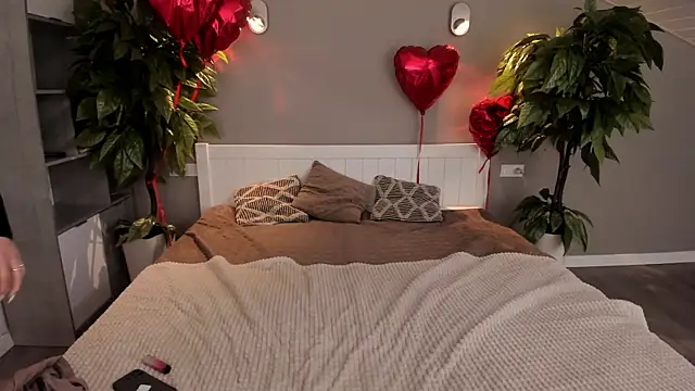 Snapshot of IceDanielles chatting on March 7, 2025, 5:17 pm IceDanielles online show from March 7, 2025, 5:17 pm