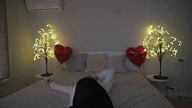 Snapshot of IceDanielles chatting on March 15, 2025, 12:34 pm IceDanielles online show from March 15, 2025, 12:34 pm