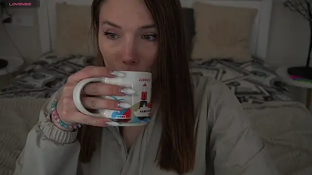 Snapshot of IceDanielles chatting on November 9, 2025, 1:42 pm IceDanielles online show from November 9, 2025, 1:42 pm