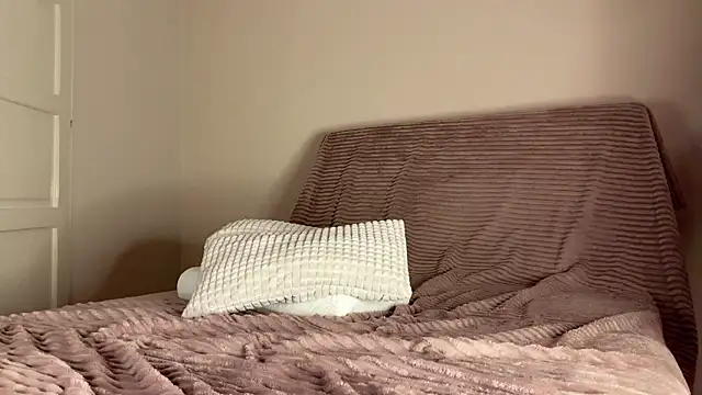 itsmaxxbaby  online show from January 17, 2026, 5:34 am