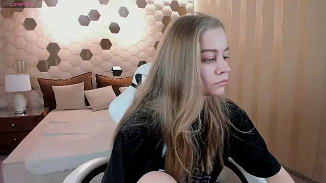 Polumna cute online show from March 13, 2025, 8:48 am