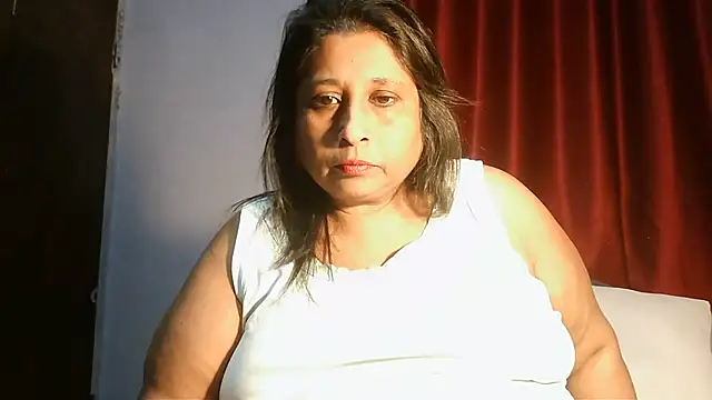 Snapshot of raniofsex02 chatting on June 10, 2026, 5:56 pm raniofsex02 online show from June 10, 2026, 5:56 pm